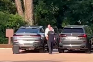 开云官网-意媒：阿莱格里已抵达米兰内洛，球队下周一正式开始季前集训